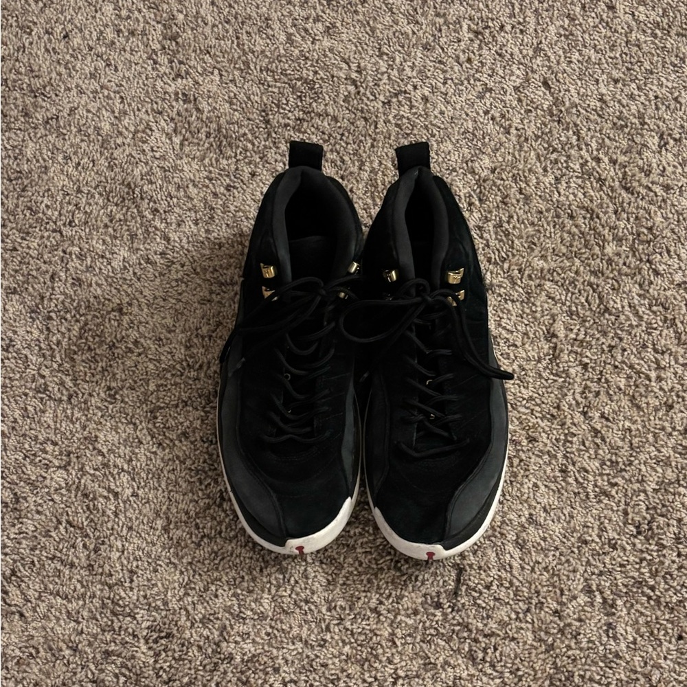 Black Men's Athletic Sneakers - Jordans